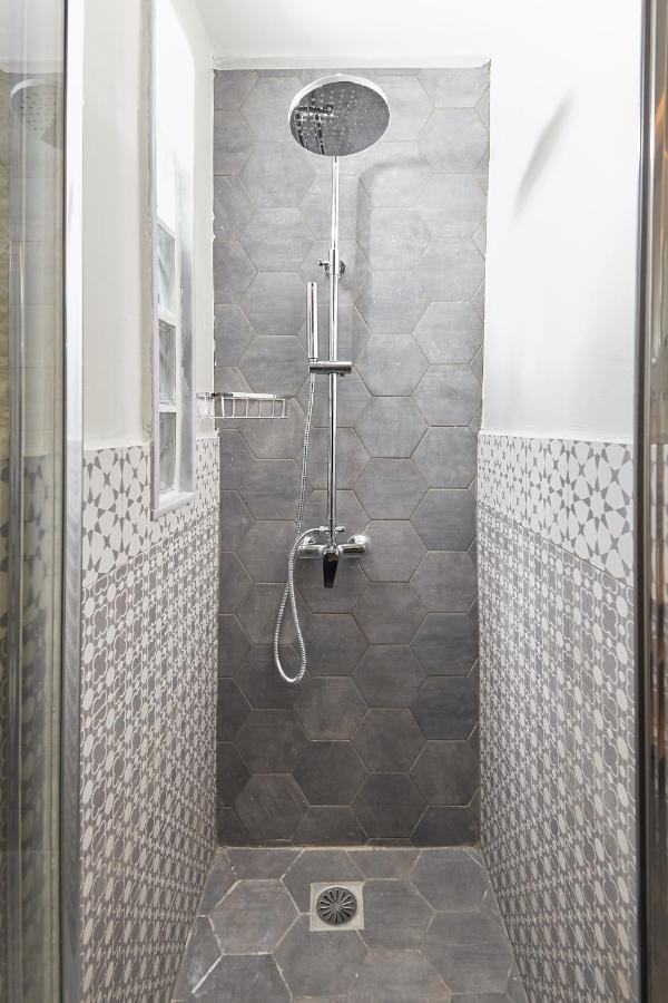 Live Like A Local In A Vintage 1bdr Near Acropolis Apartment *